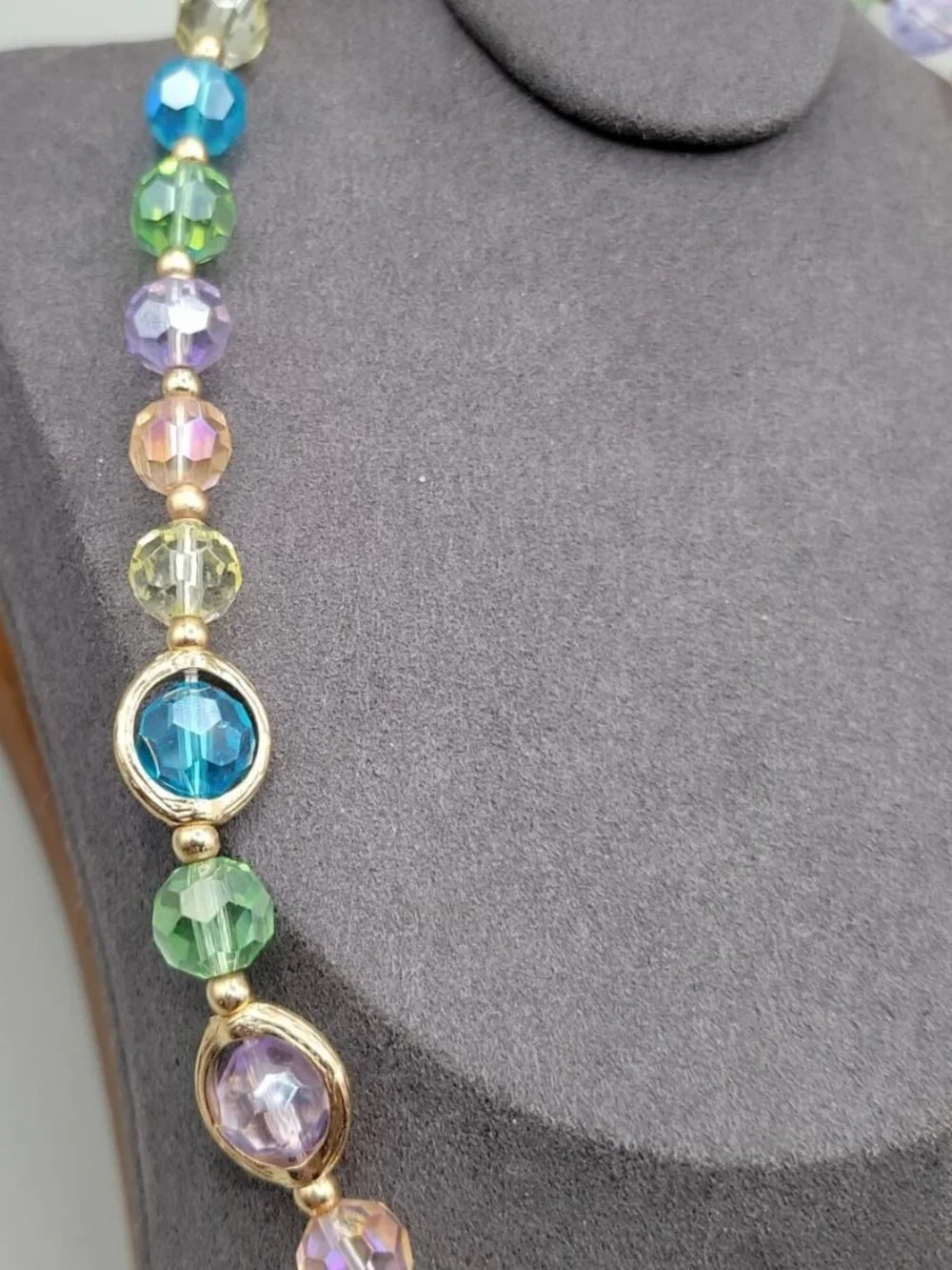 VTG Liz Claiborne Multi Color Crystal Station Necklace Gold Tone Est 1976 19